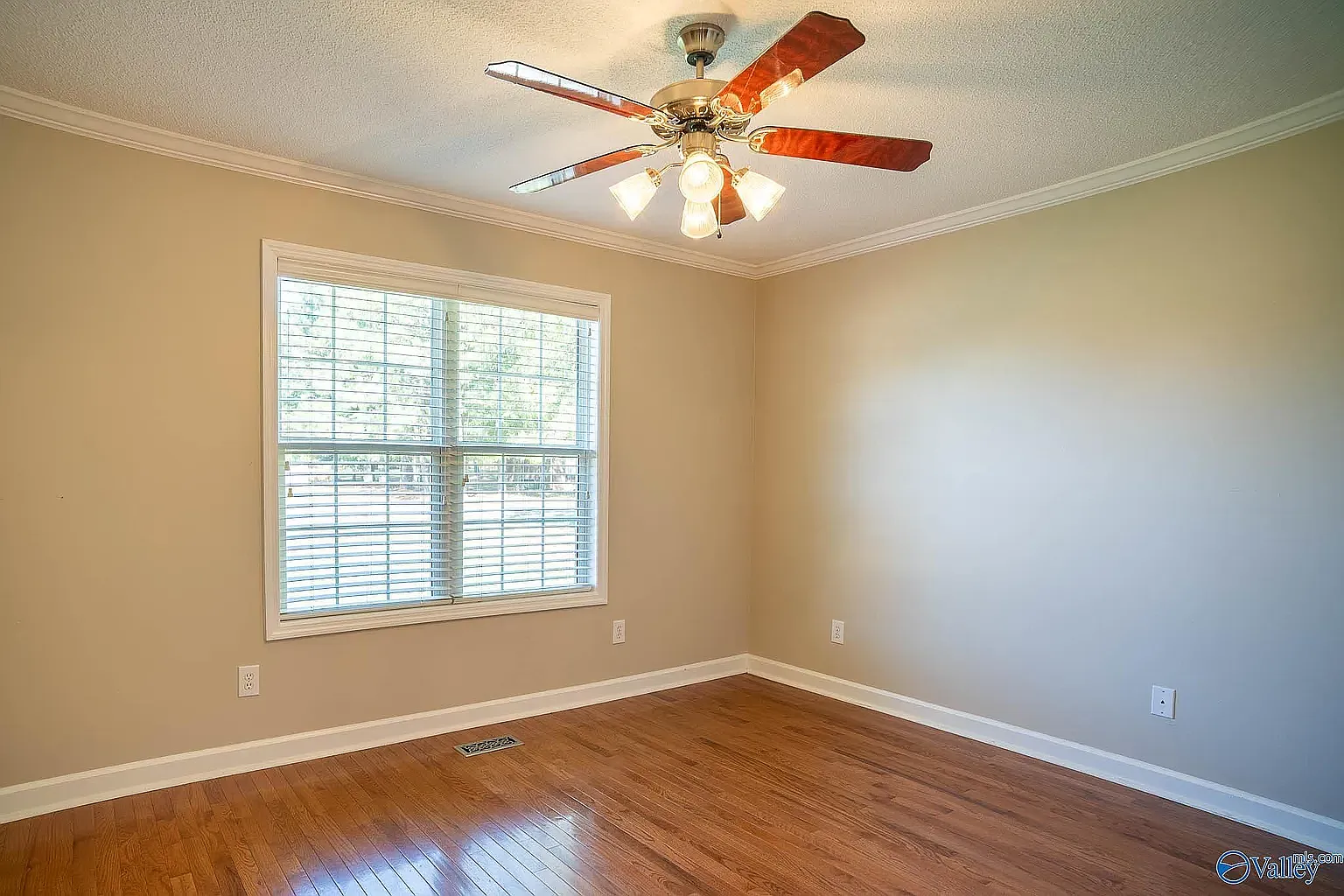 2 bed, 872 sqft, $850 — Photo 2