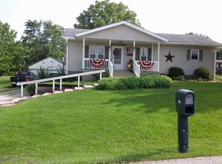 822 East Maple Street, Marceline, MO 64658