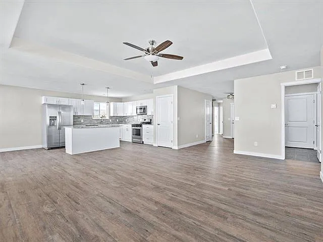 449 Fox Meadows St — Photo 2