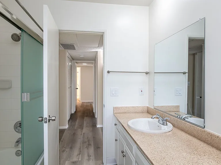1120 W Alhambra Rd — Photo 17