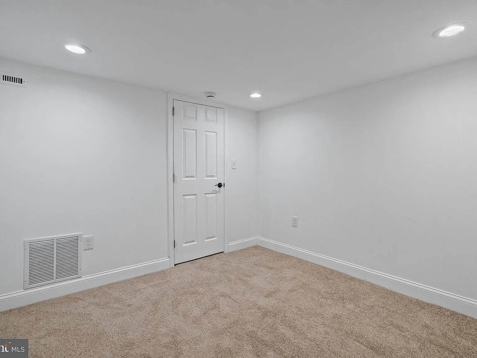 433 N Robinson St — Photo 4