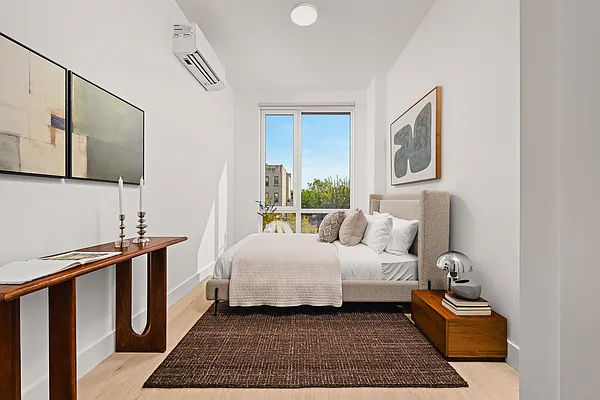 Bedroom, photo 1