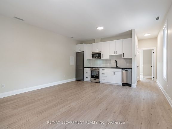3rd image of 9 Munn St #A