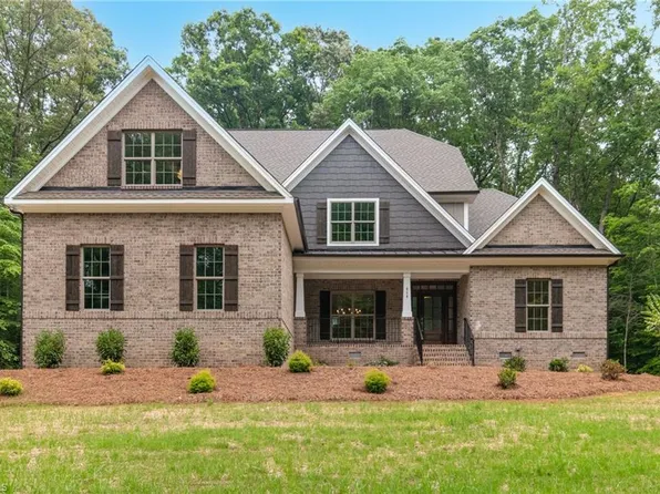 814 Montrachet Ct, Lewisville, NC 27023