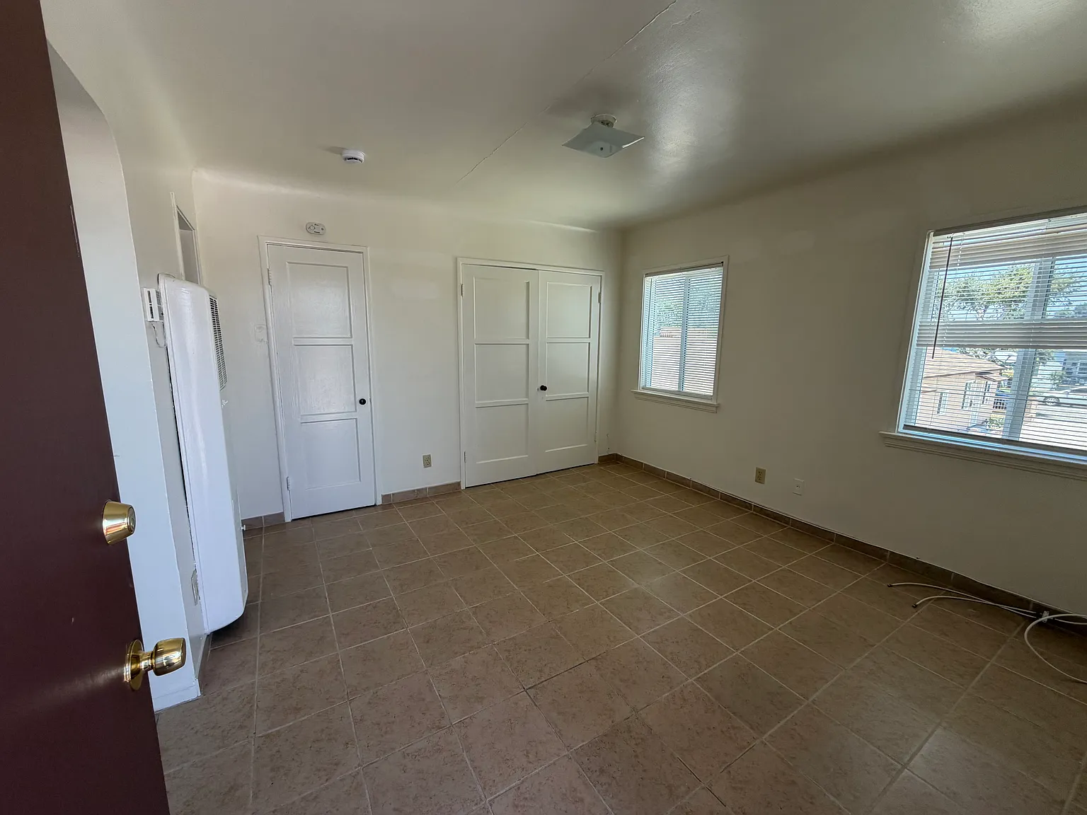 Studio, 350 sqft, $1,500 — Photo 3