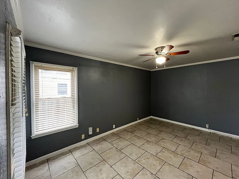 4961 Monitor St — Photo 2