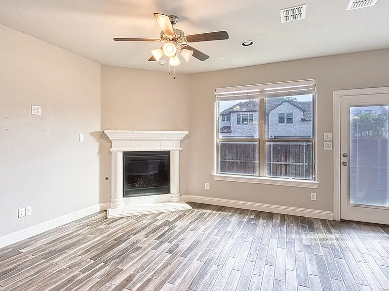 3009 Galveston St — Photo 23