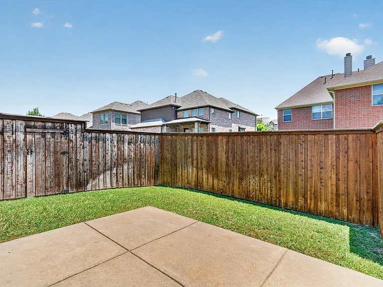 11945 Henderson Dr — Photo 33