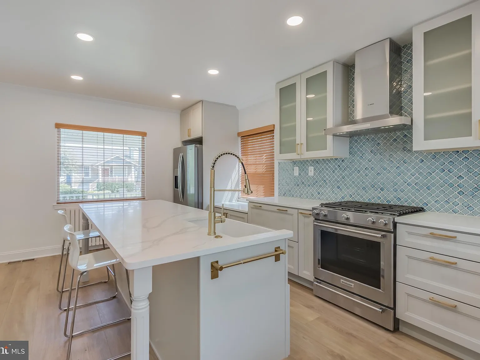 3 bed, 2.5 bath, 2512 sqft, $3,500 — Photo 4