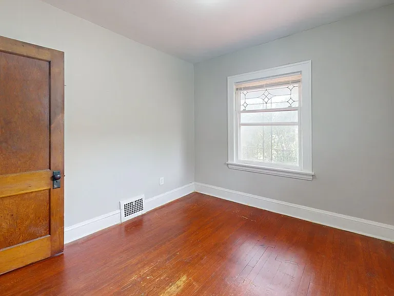 9715 Plymouth Ave — Photo 12