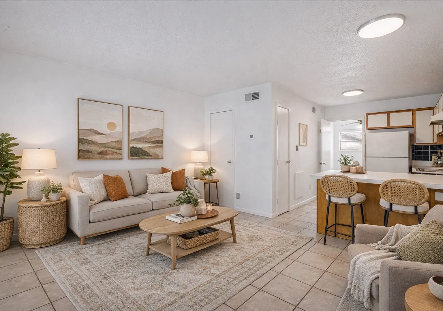 True 1 Bedroom Overlooking Doak Campbell — Photo 1