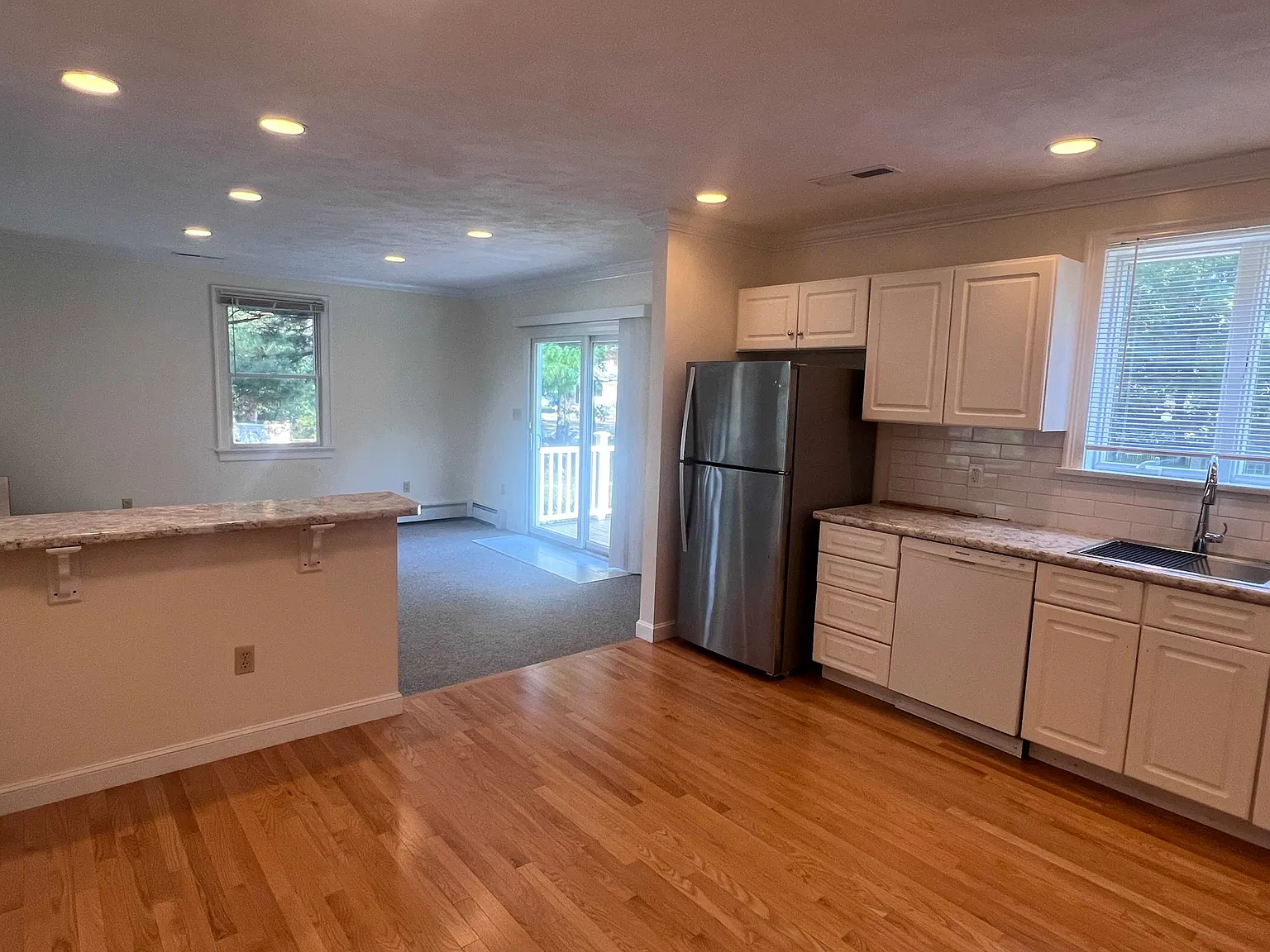 3 bed, 1.5 bath, 1568 sqft, $3,400 — Photo 4