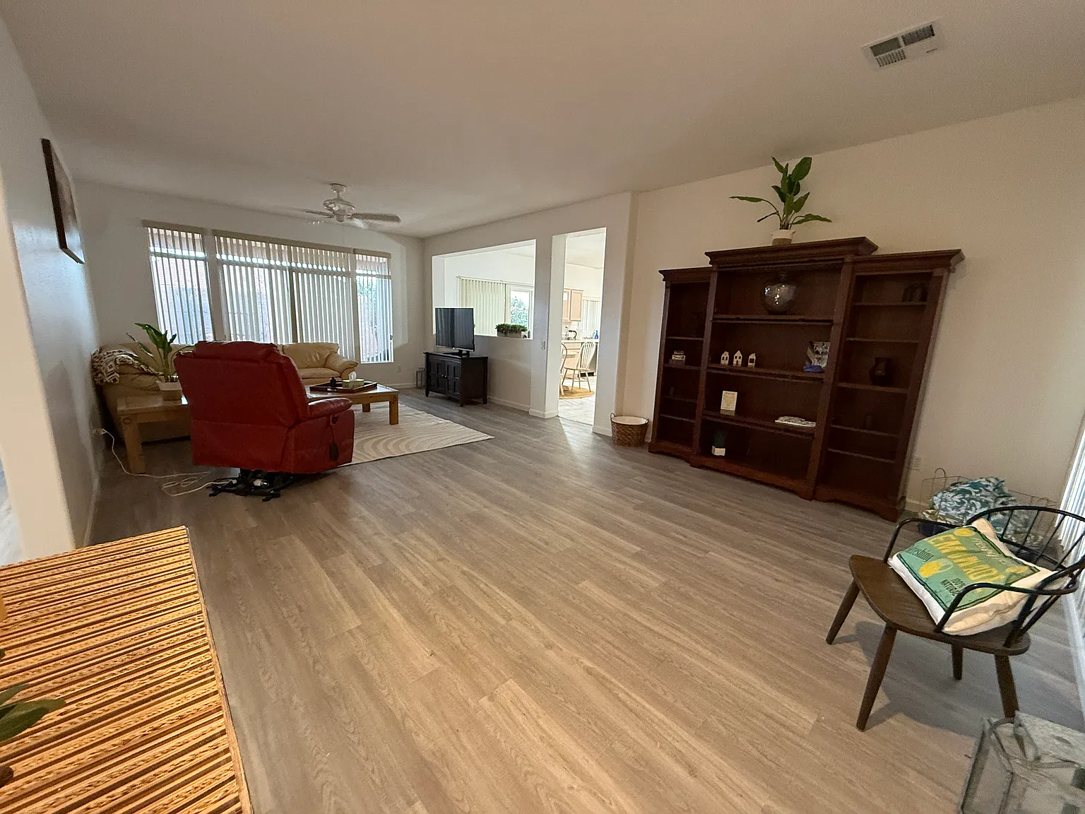 2 bed, 1366 sqft, $1,800 — Photo 2
