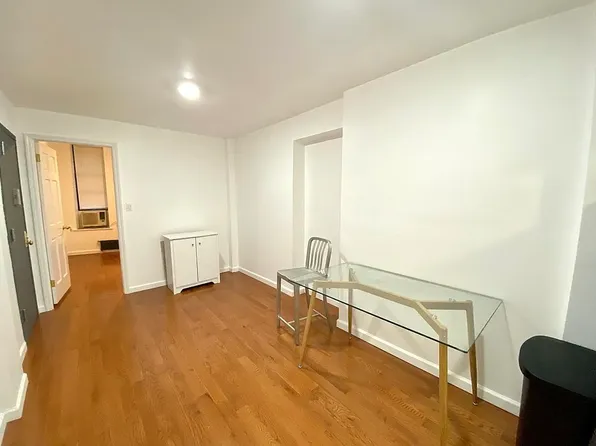 7 Spring St APT 2, New York, NY 10012