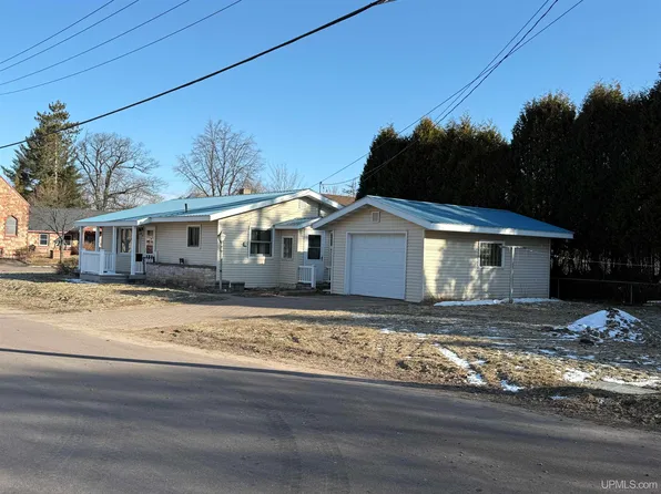 301 N Main St, Lanse, MI 49946