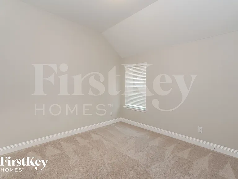 701 Brody Trl — Photo 11