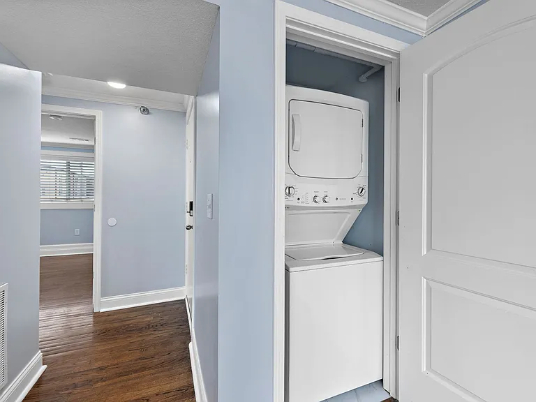 4544 Summit St — Photo 52