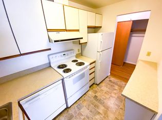 Twin Cedars Apartments, Seattle, WA 98105