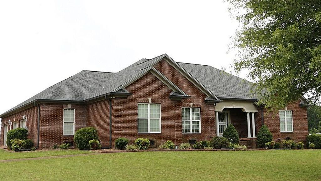 56 Countryside Dr - Property Image
