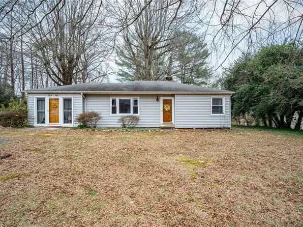 171 Applewood Dr, Lewisville, NC 27023