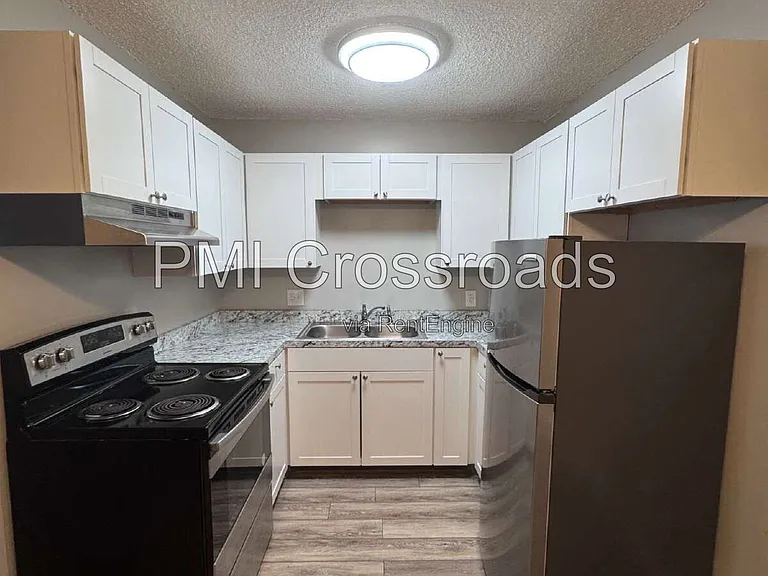 1560 20th St #7 — Photo 5