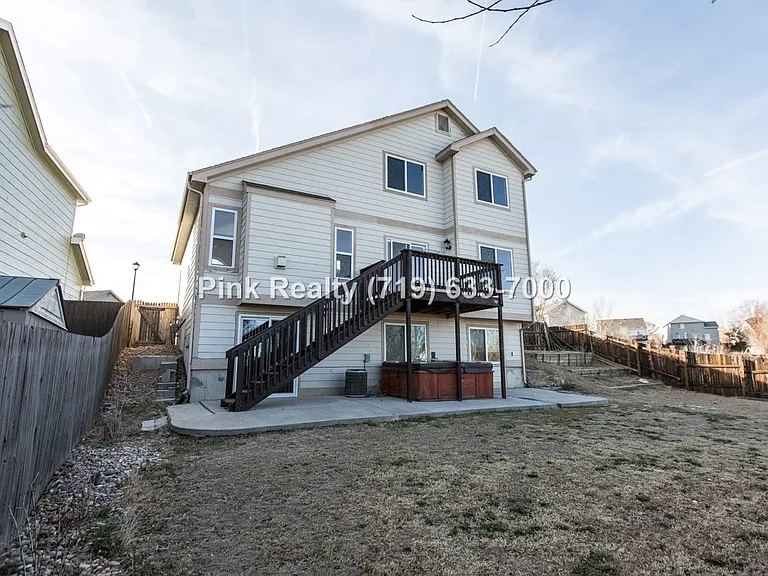 985 Ridgebury Pl — Photo 33
