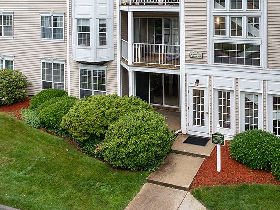 3rd image of 5 Bernards Rd Unit 5