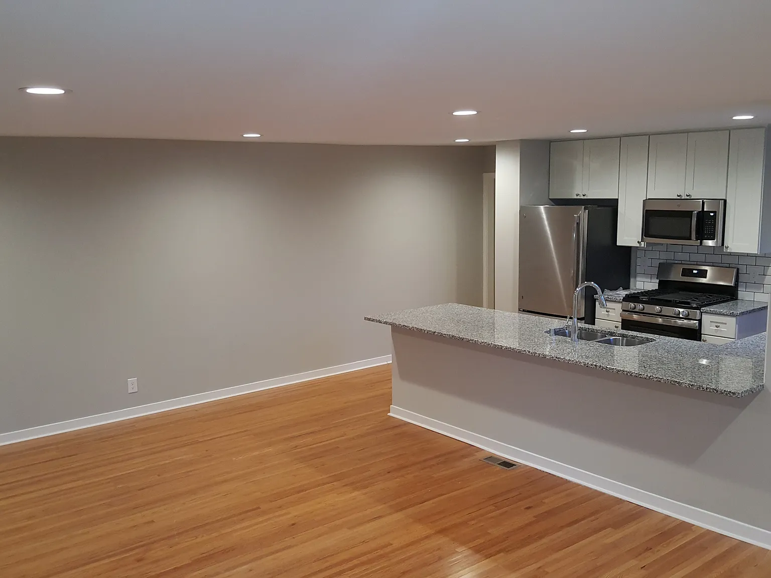 3391 Library Ln — Photo 2