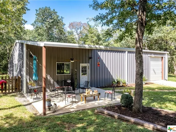 842 County Road 444b, Waelder, TX 78959