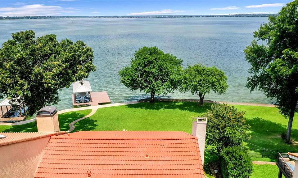 1st image of 3618 Lakeside Dr