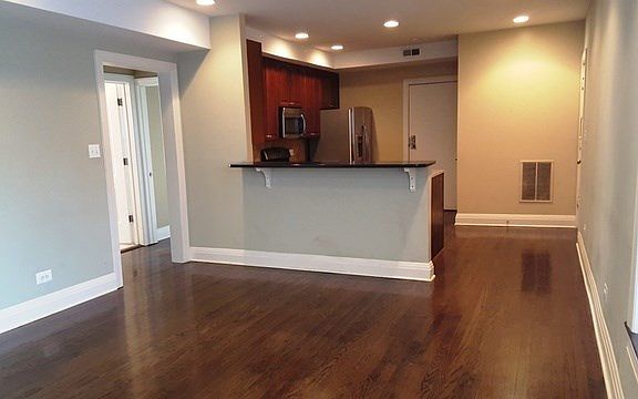 4th image of 6440 N Seeley Ave #303