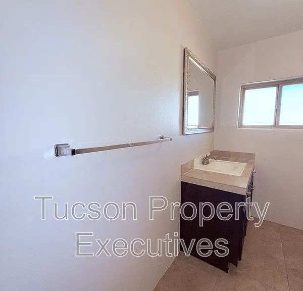 2925 N Estrella Ave #1 — Photo 5