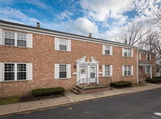37308 Euclid Ave, Willoughby, OH 44094