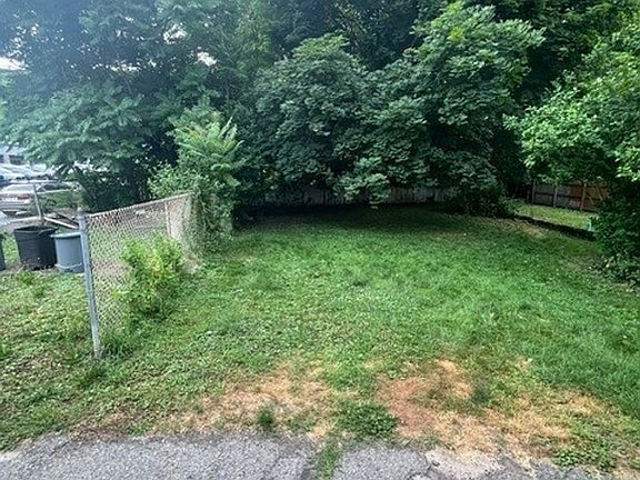 4th image of 254 Cedar St APT 1