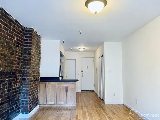 Rented by City Connections Realty | media 10