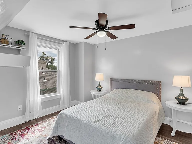 713 Clinton Pl — Photo 25