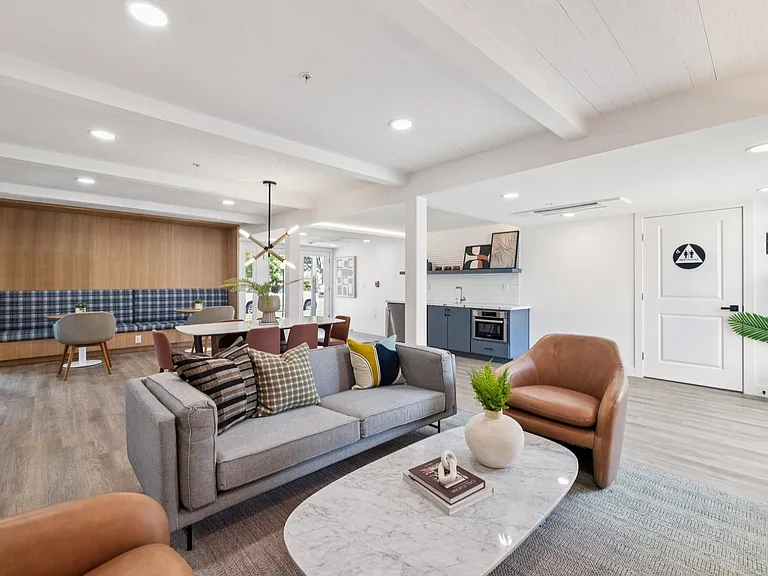Ocean Villas Apartments — Photo 17