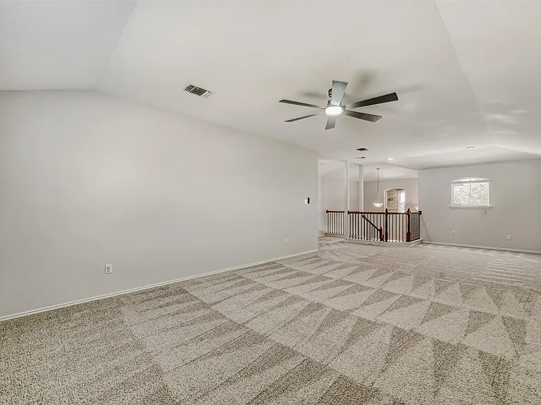 301 Serpentine Ln — Photo 14