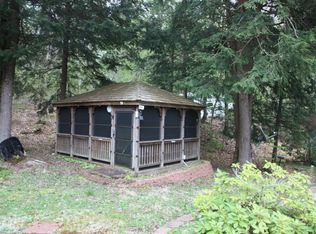 31 S Road Ext, Peru, MA 01235