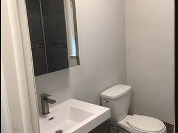 398 Ege Avenue image 11 of 12