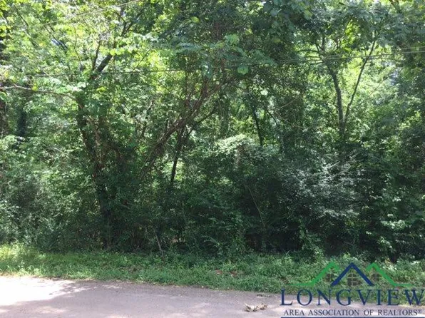 1516 E Lantrip St, Kilgore, TX 75662