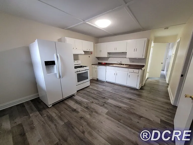 2627 N Mildred Ave #1R — Photo 6