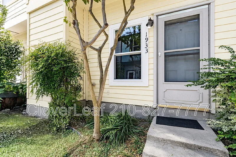 2 bed, 1.5 bath, 855 sqft, $1,197 — Photo 2