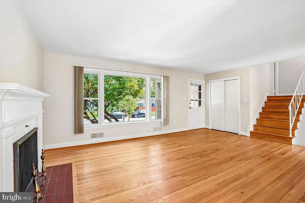 4 bed, 4.0 bath, 2084 sqft, $4,350 — Photo 4