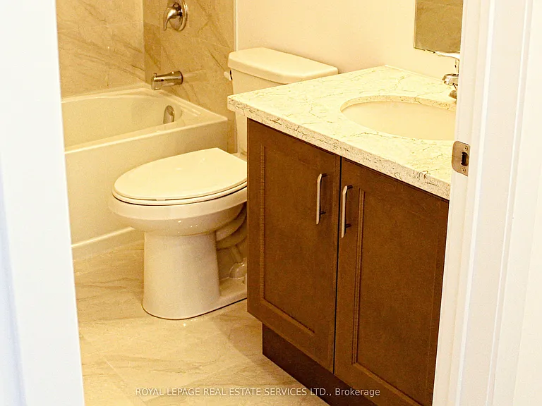 460 Dundas St E #1102 — Photo 18