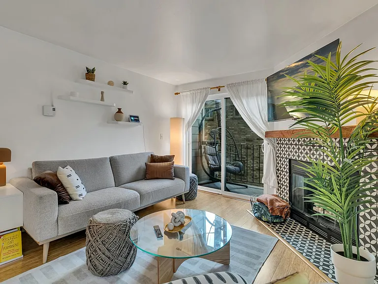 4831 Fauntleroy Way SW #201 — Photo 4