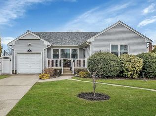 841 Cynthia Dr, East Meadow, NY 11554