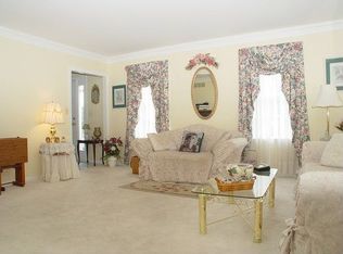 35 Old Farm Rd, Glen Burnie, MD 21060