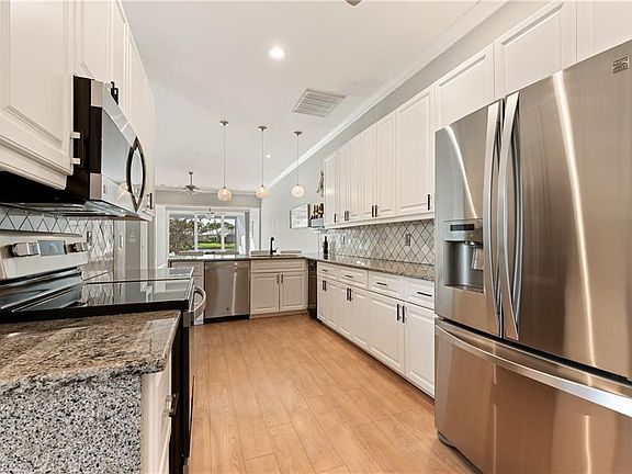 3rd image of 26025 Clarkston DR