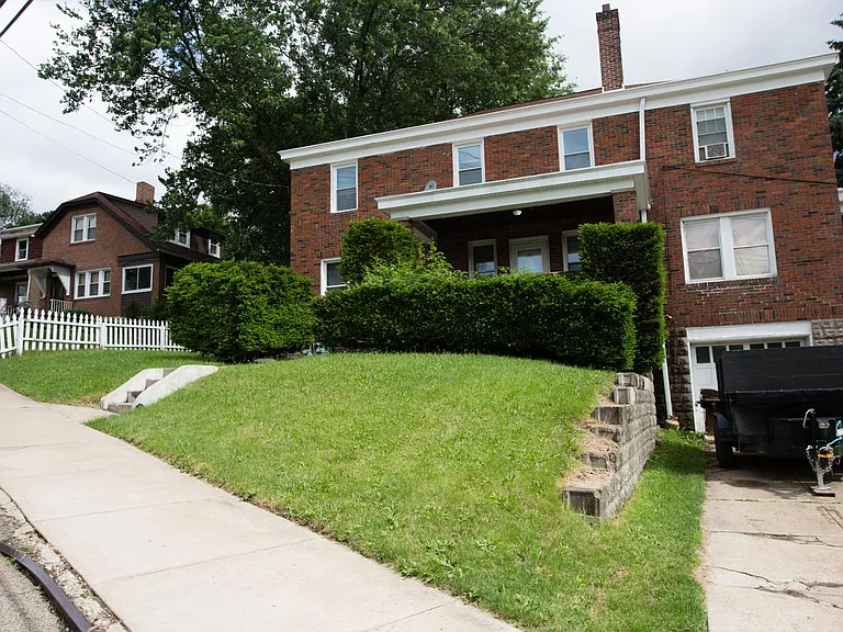2425 Saranac Ave — Photo 14